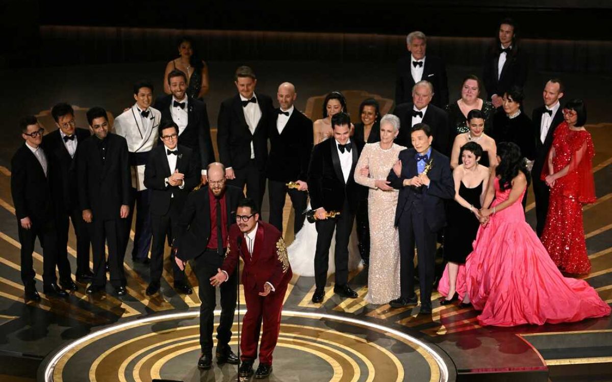 US director Daniel Scheinert (L) and US director Daniel Kwan (R) speak after winning the Oscar for Best Picture for "Everything Everywhere All at Once" onstage during the 95th Annual Academy Awards at the Dolby Theatre in Hollywood, California on March 12, 2023. (Photo by Patrick T. Fallon / AFP) (Photo by PATRICK T. FALLON/AFP via Getty Images)