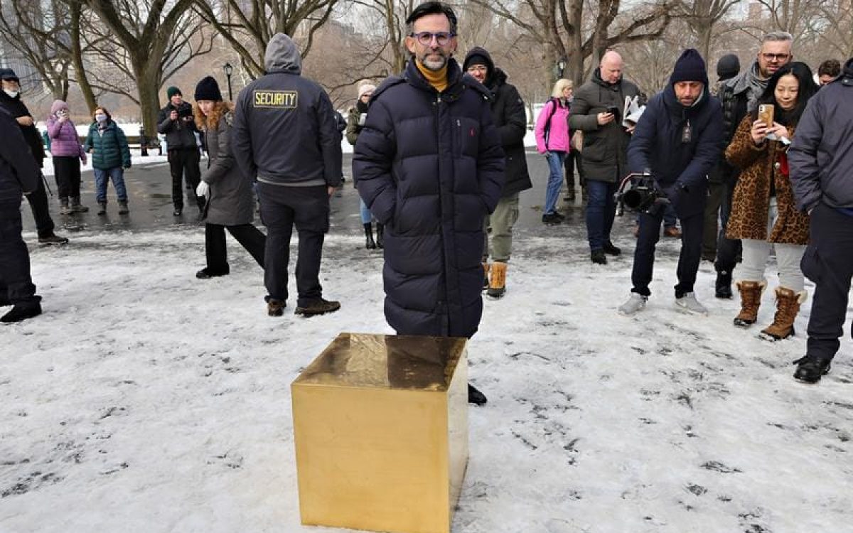 cube gold Central Perk1